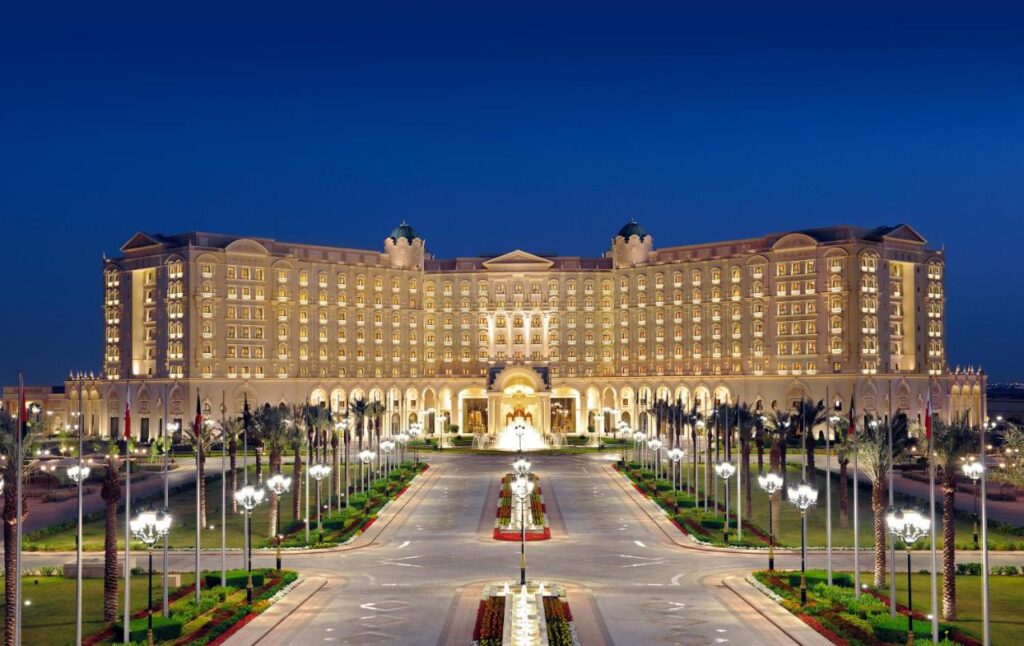 شكل فندق فندق ريتز كارلتون الرياض